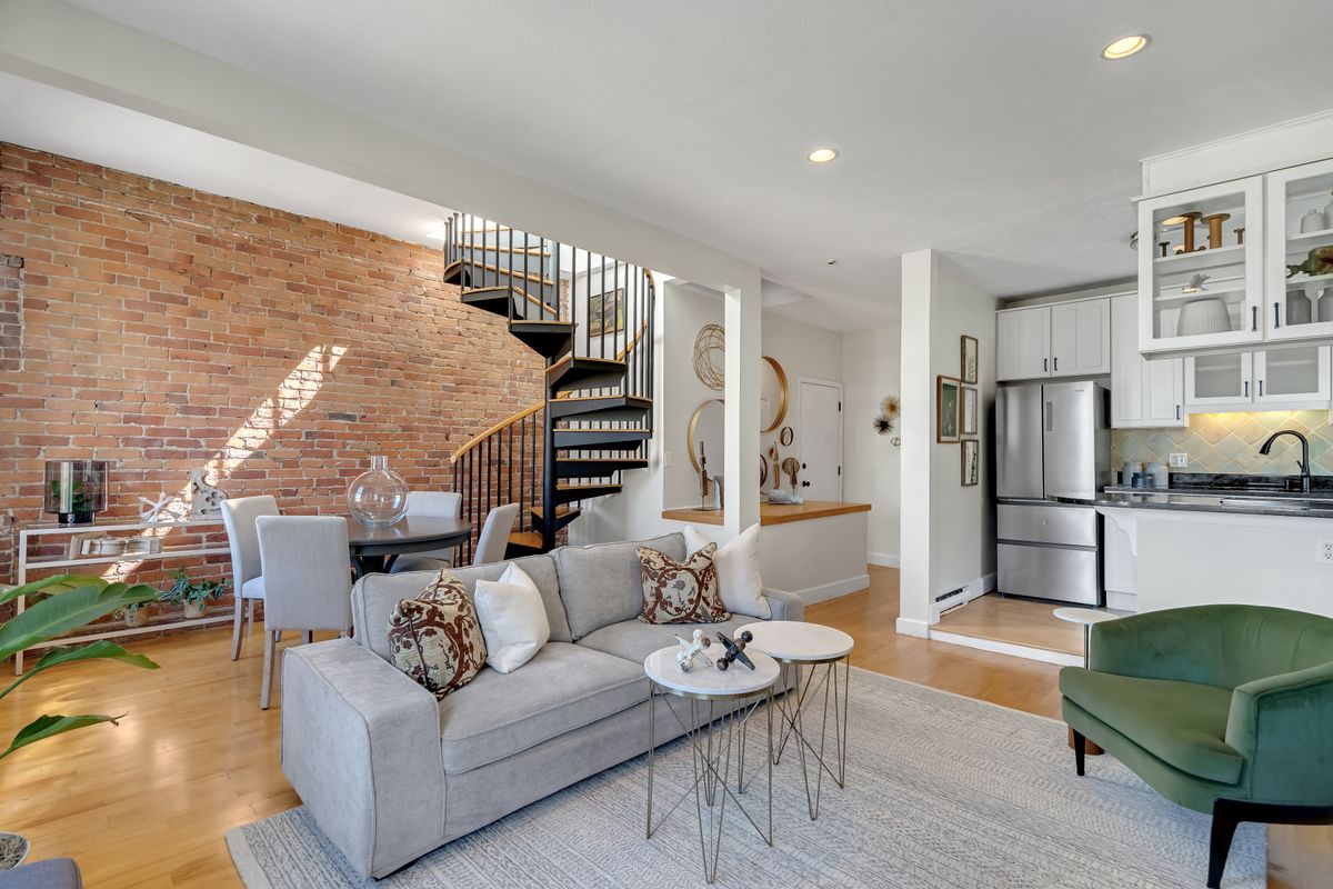 5 Albemarle St Unit 5 — Photo 2