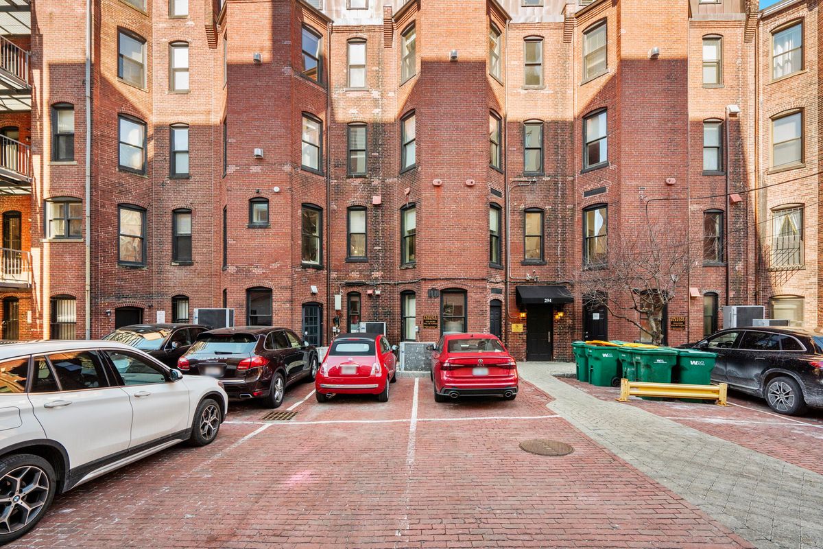 294 Newbury Street #3B — Photo 11