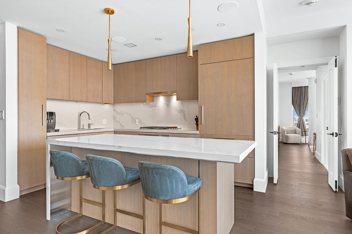 430 STUART STREET — Photo 7