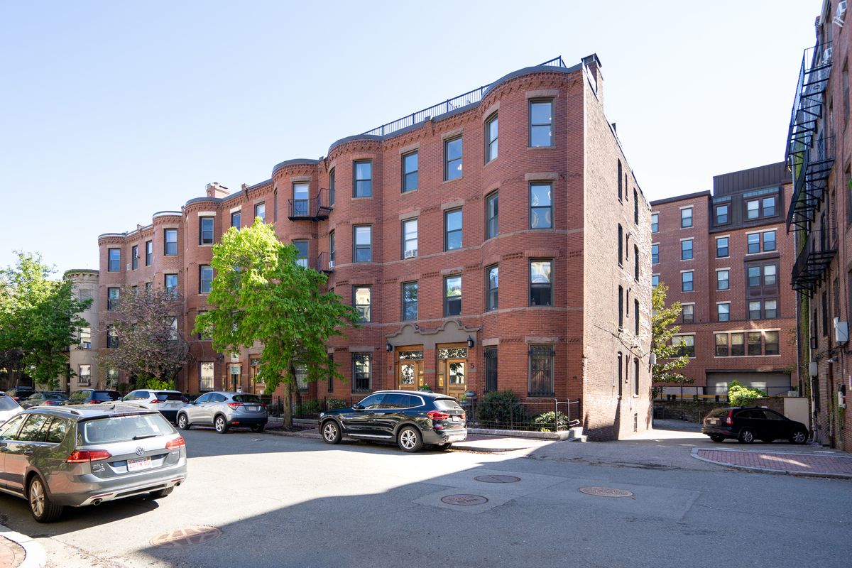5 Albemarle St Unit 5 — Photo 16
