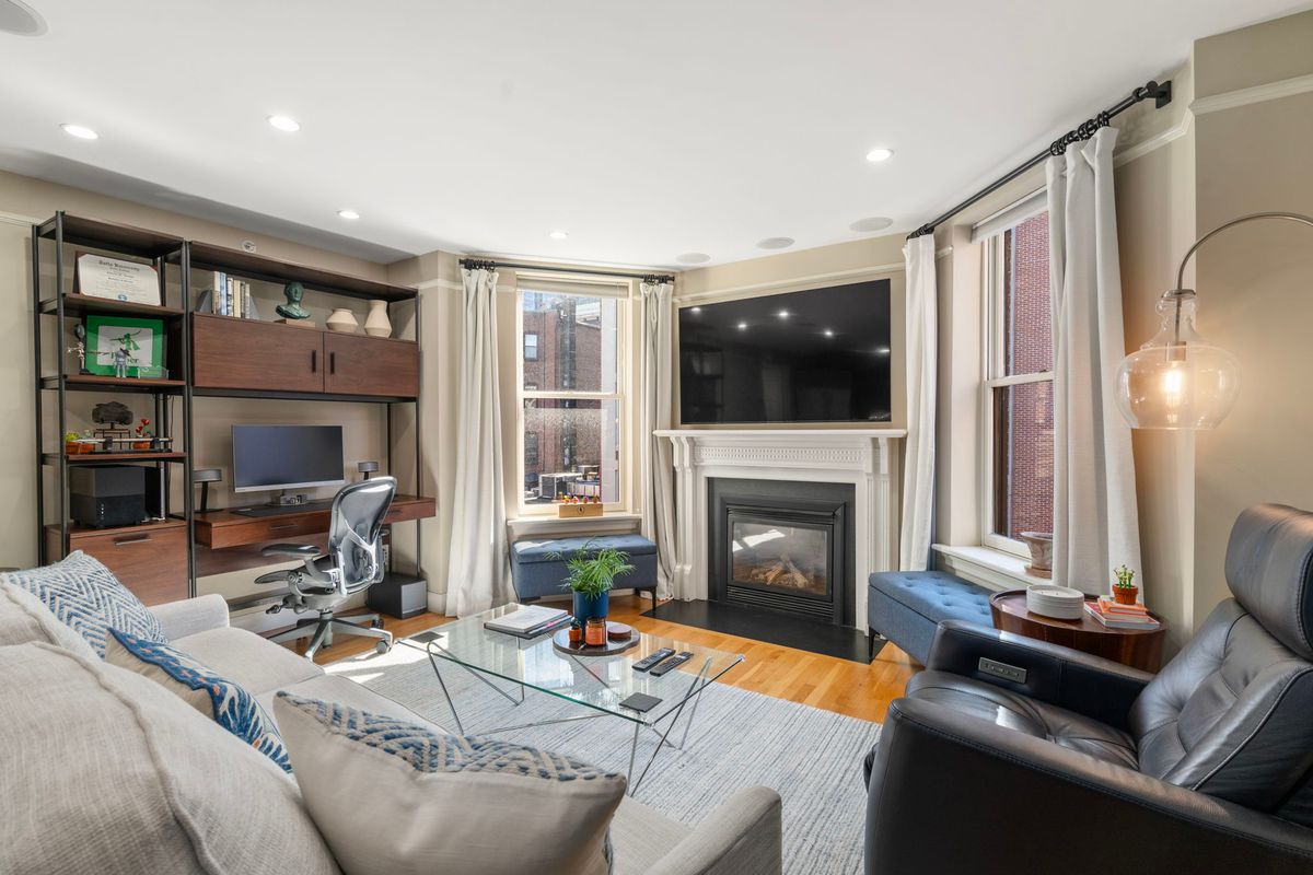 294 Newbury Street #3B — Photo 2